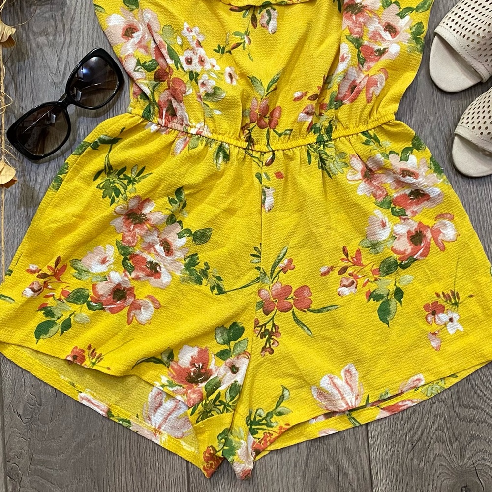 Floral Rompers - Picture 4 of 7